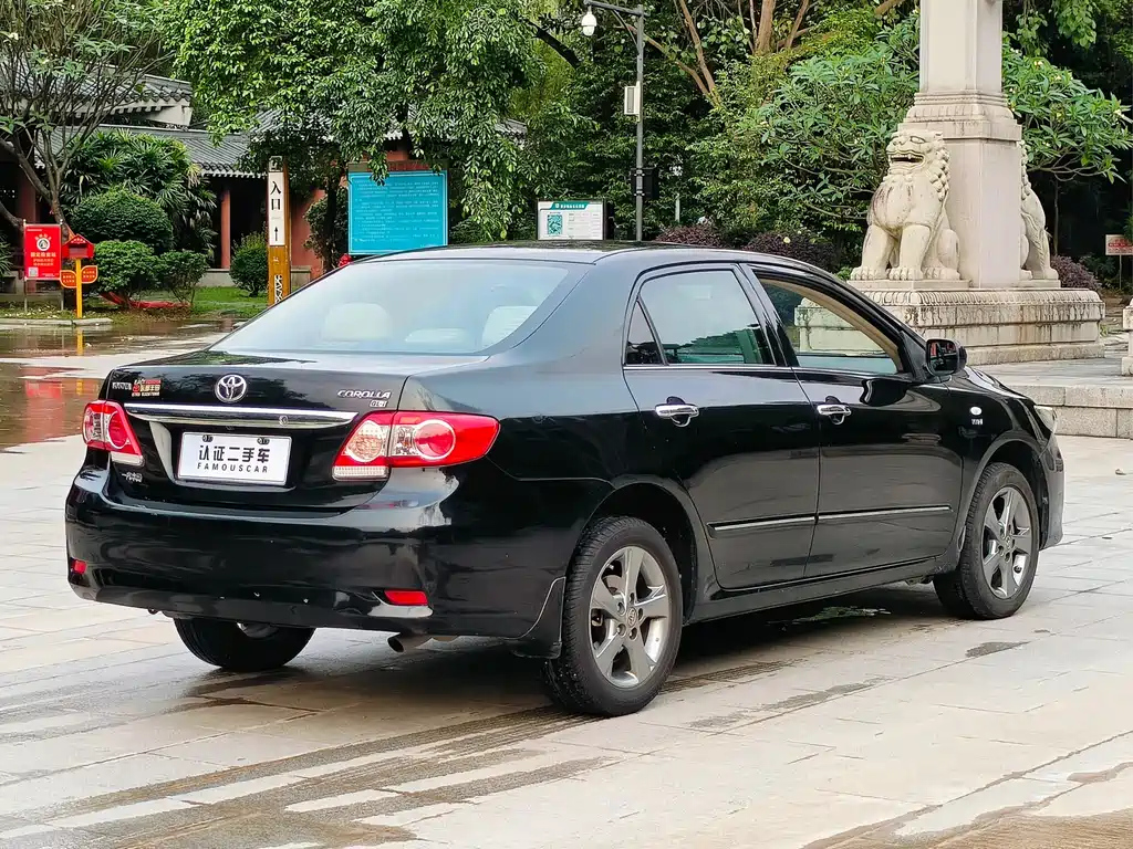 TOYOTA COROLLA 2013