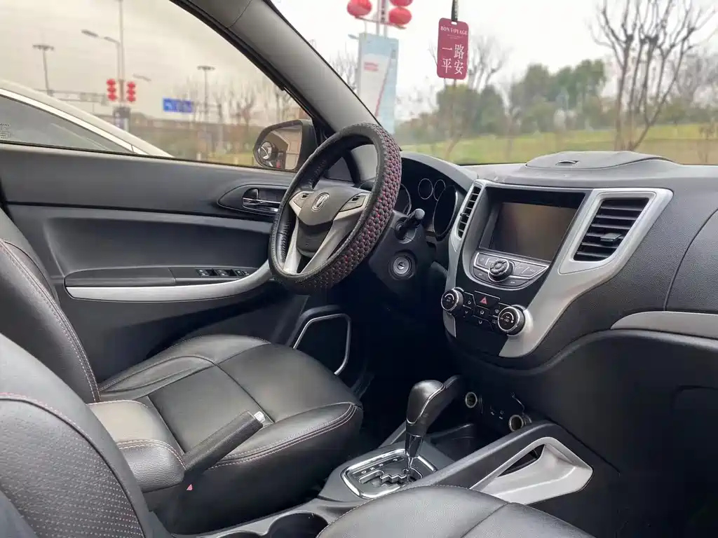 CHANGAN CS35 2015