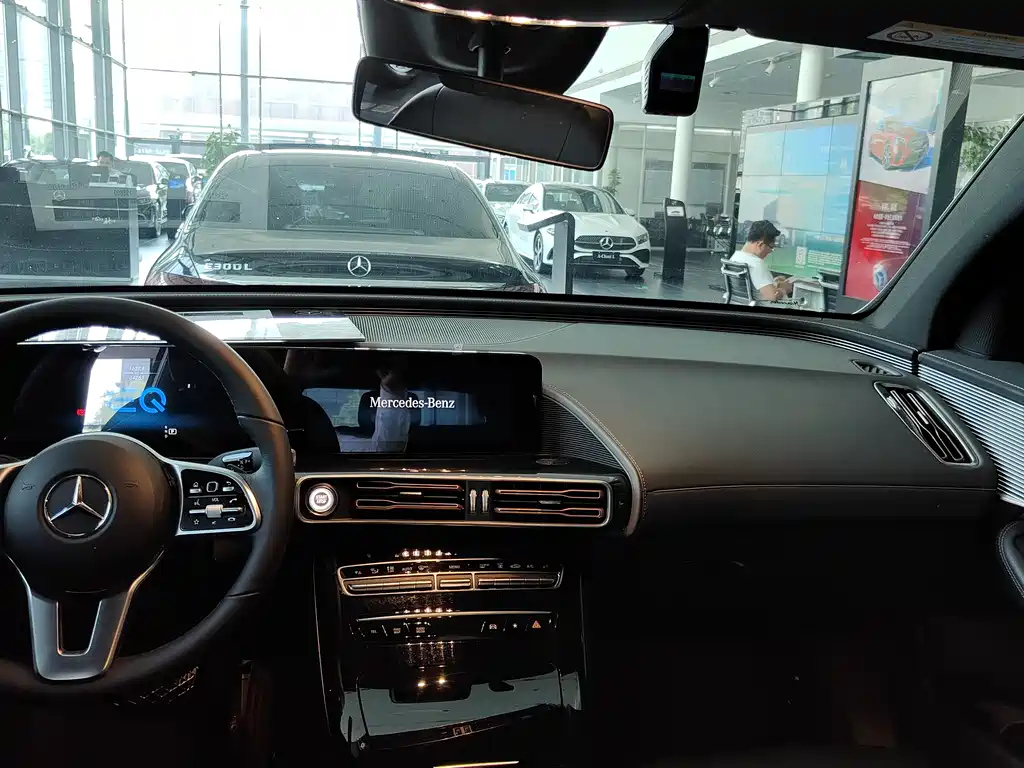 MERCEDES BENZ GLB 2022