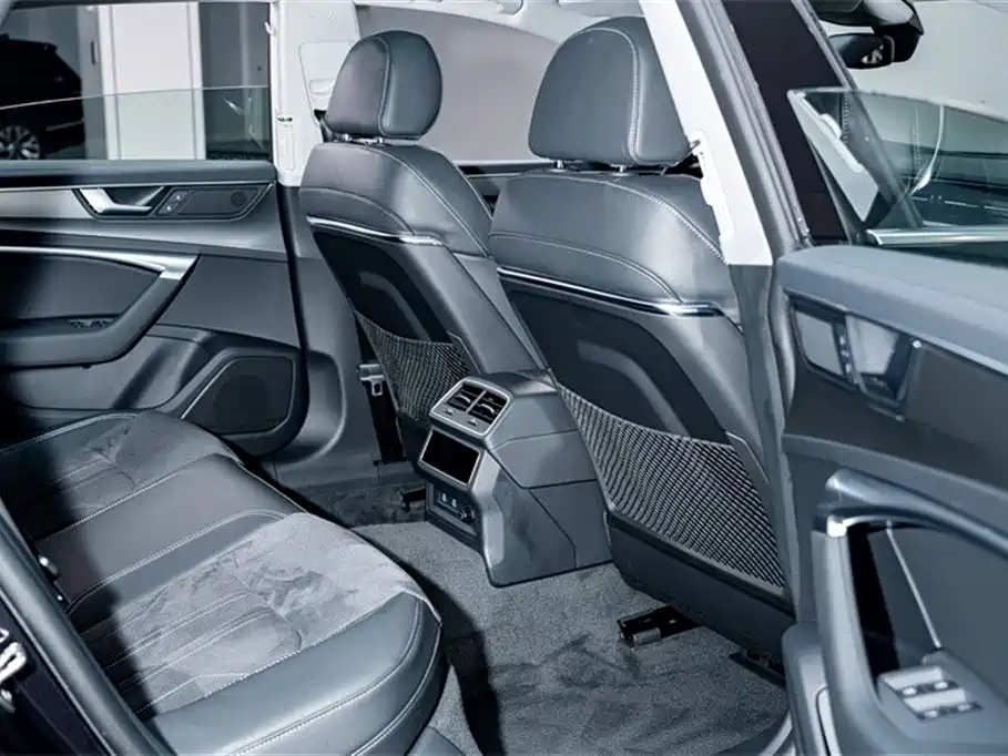 AUDI A7L 2024