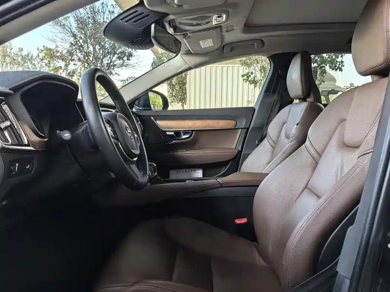VOLVO S90 2020