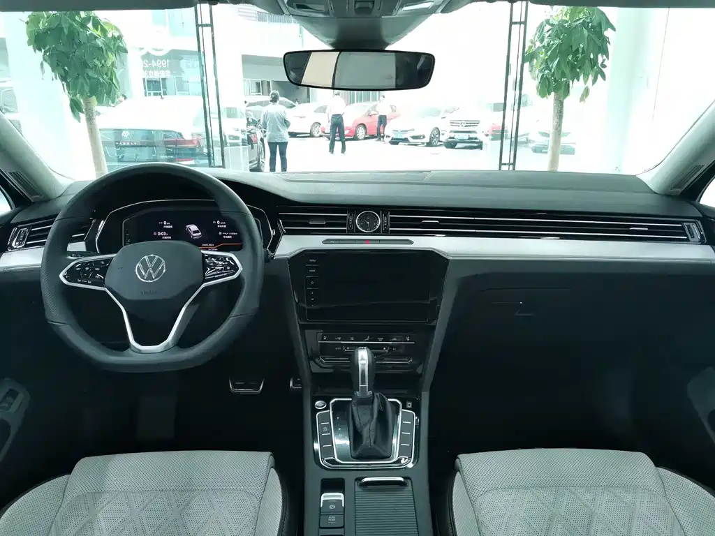VOLKSWAGEN MAGOTAN 2024