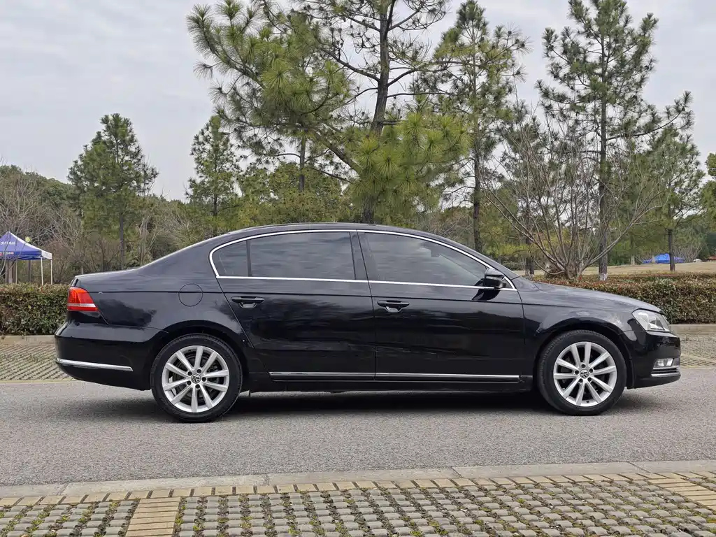 VOLKSWAGEN MAGOTAN 2013