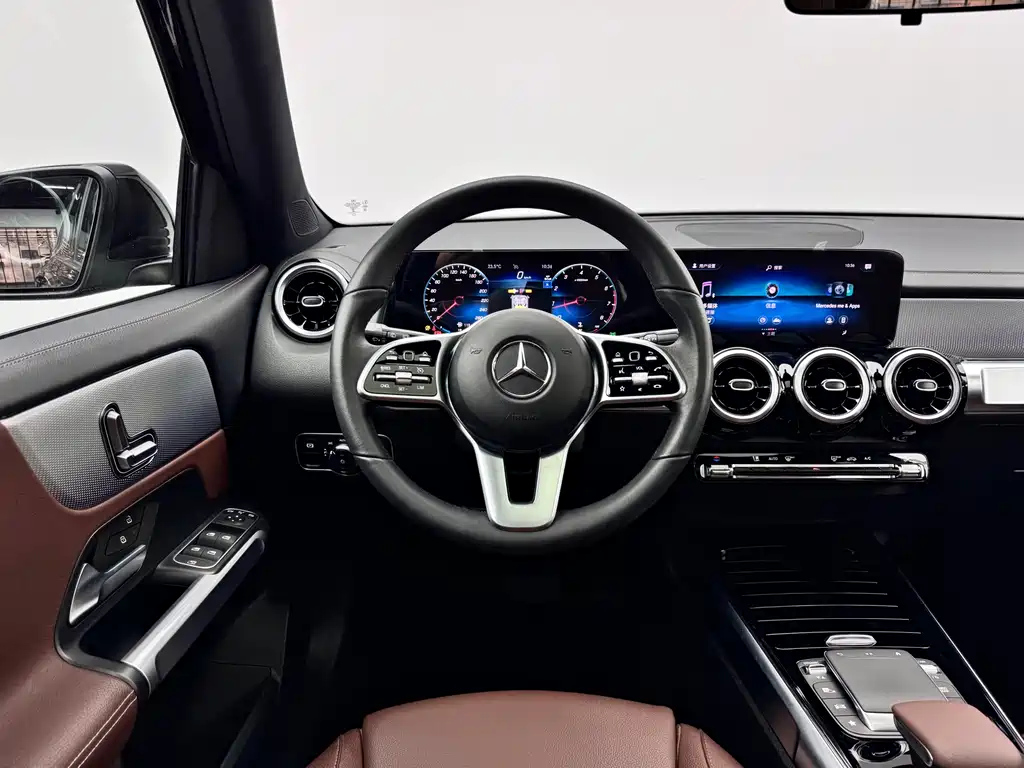 MERCEDES BENZ GLB 2023