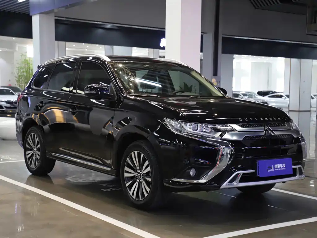 MITSUBISHI OUTLANDER 2023
