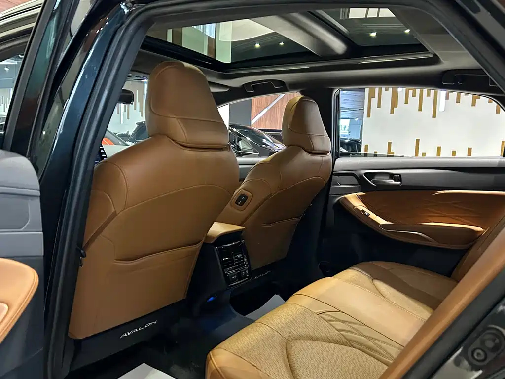 TOYOTA AVALON 2022