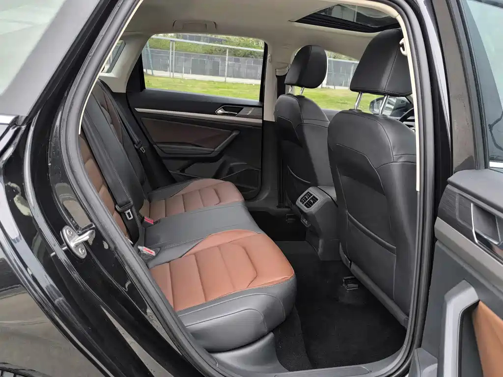 VOLKSWAGEN LAVIDA 2021