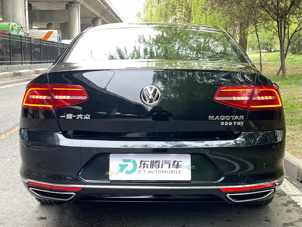 VOLKSWAGEN MAGOTAN 2018