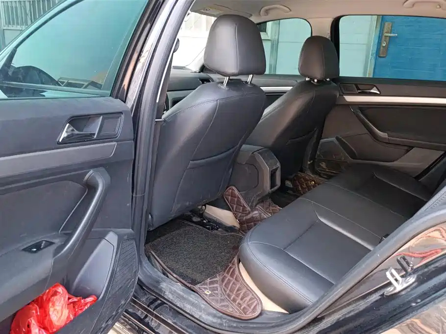 VOLKSWAGEN LAVIDA 2017
