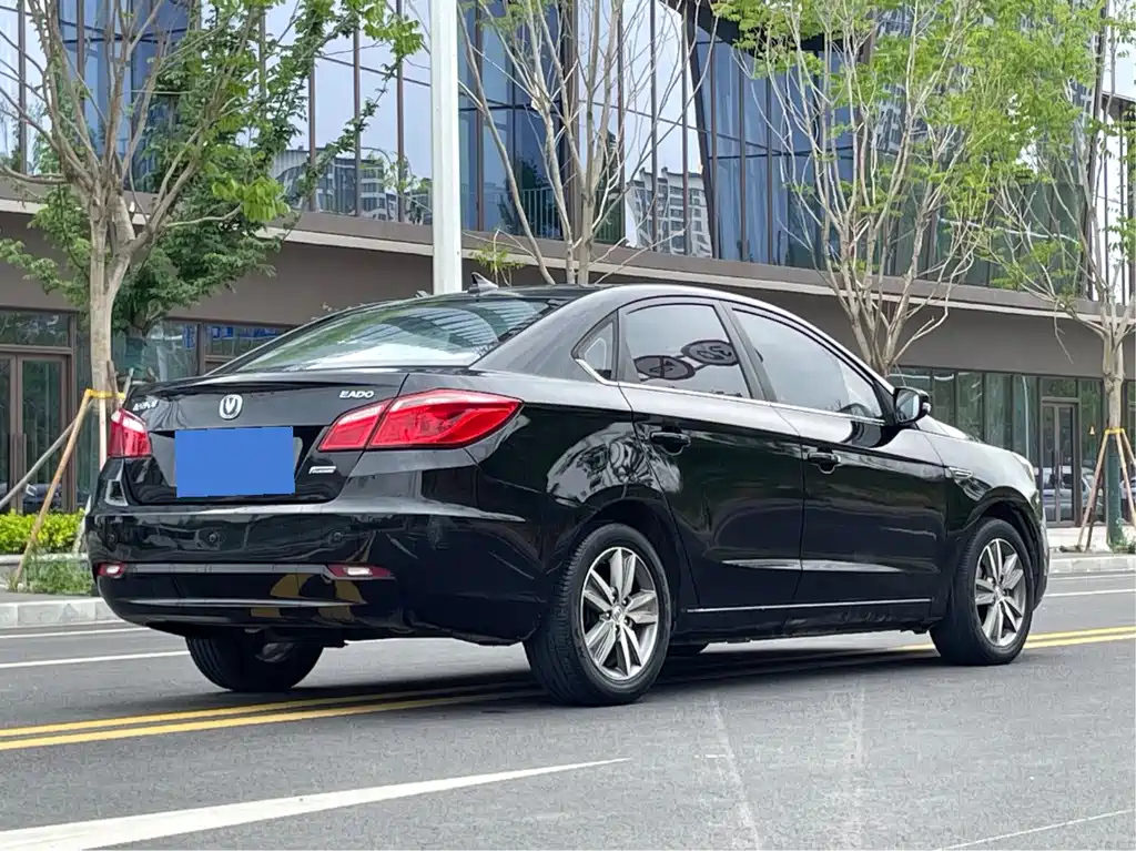 CHANGAN EADO 2015