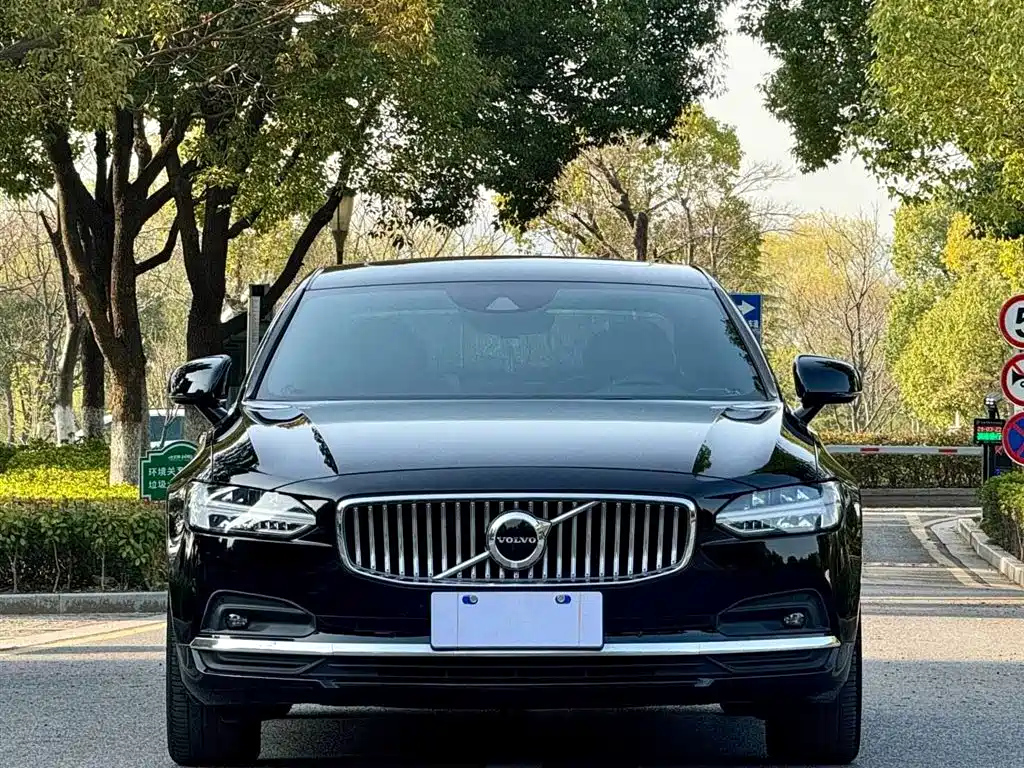 VOLVO S90 2021