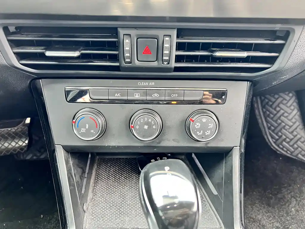 VOLKSWAGEN PASSAT 2021