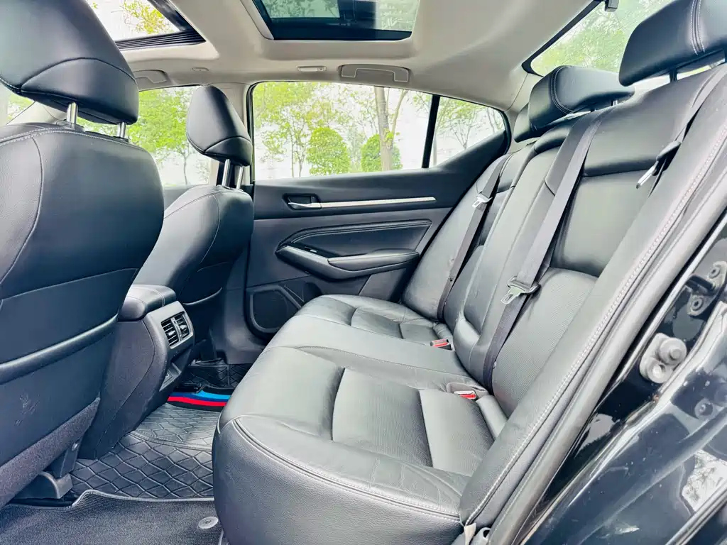 NISSAN TEANA 2020