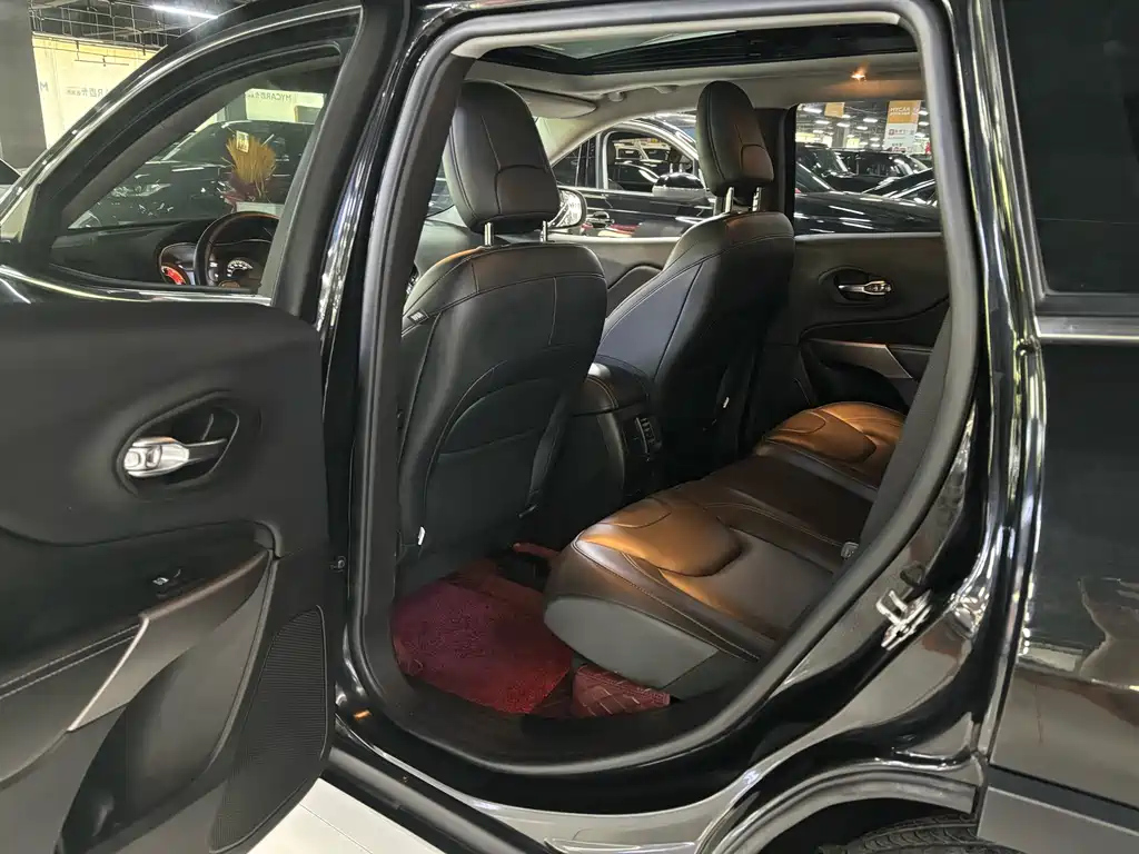 JEEP CHEROKEE 2021