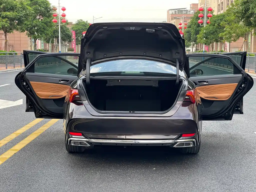TOYOTA AVALON 2019