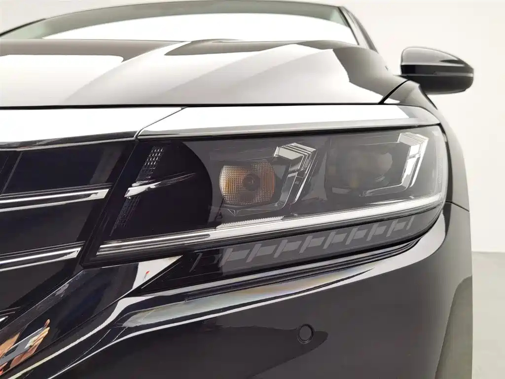 VOLKSWAGEN PASSAT 2020