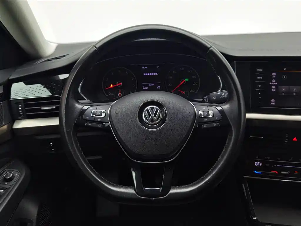 VOLKSWAGEN PASSAT 2020
