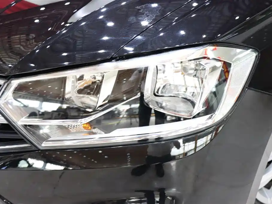VOLKSWAGEN BORA 2018