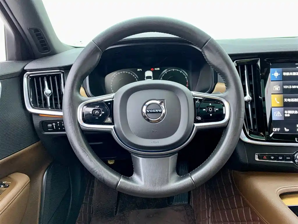 VOLVO S90 2021