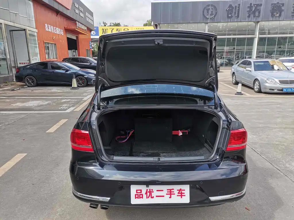 VOLKSWAGEN MAGOTAN 2015