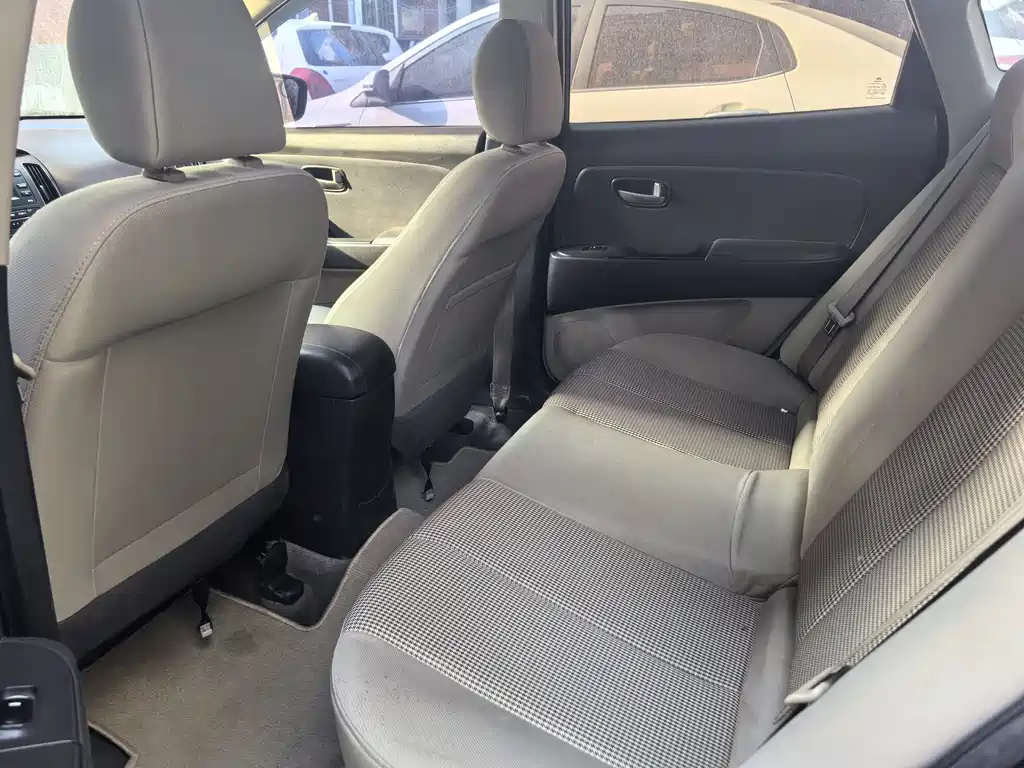 HYUNDAI CELESTA 2014