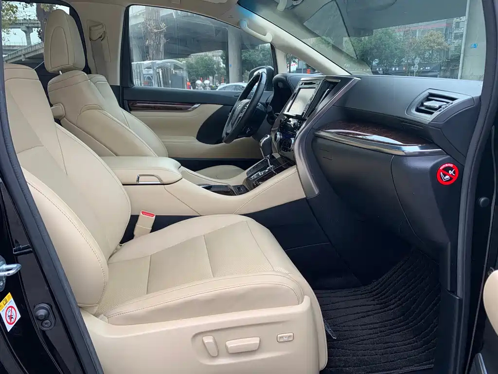 TOYOTA ALPHARD 2019