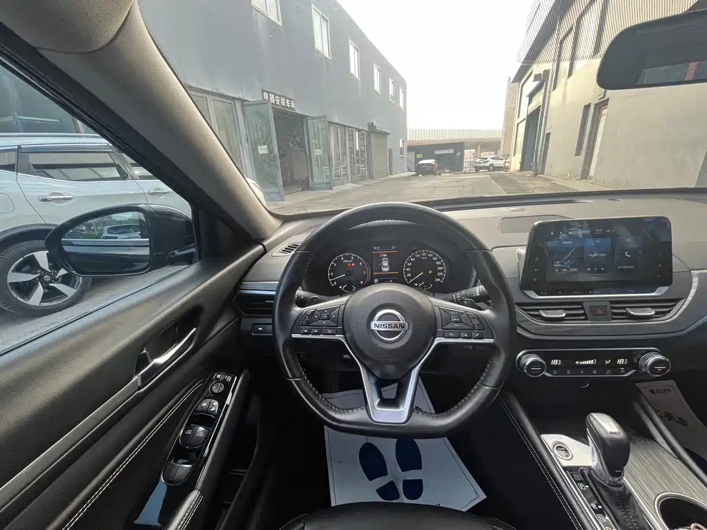 NISSAN TEANA 2021