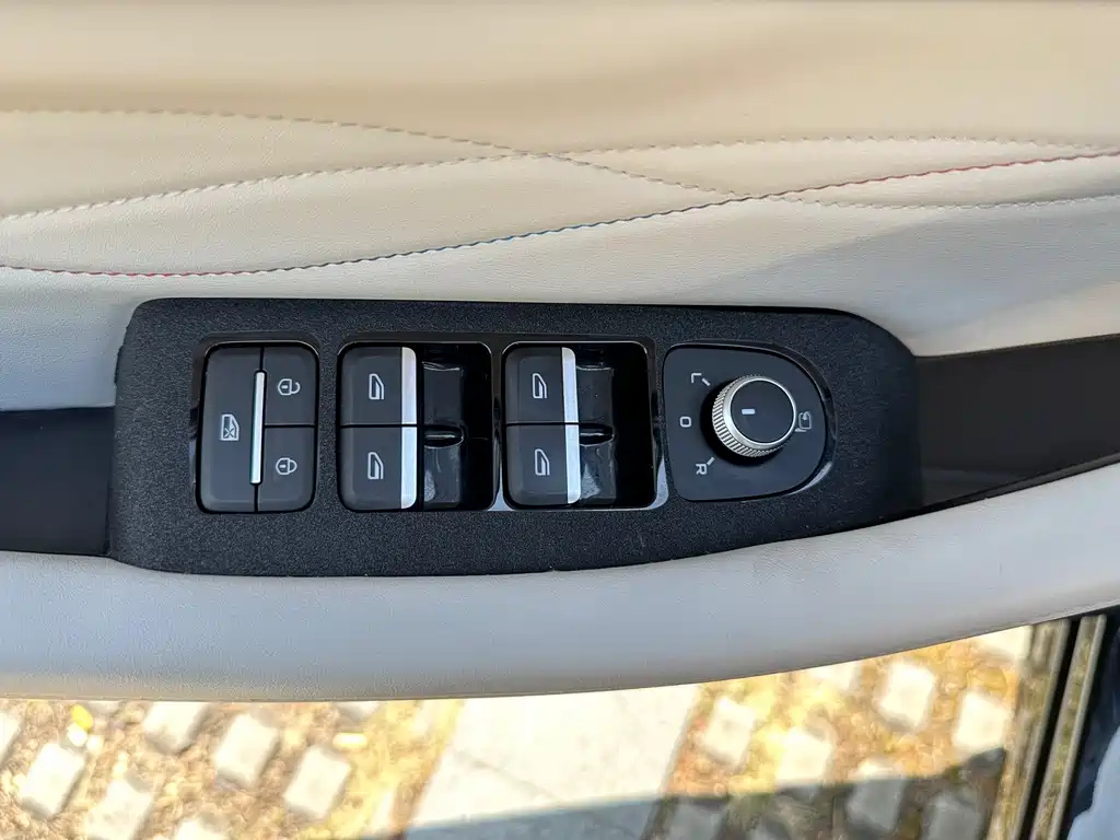 GEELY AUTO MONJARO 2022