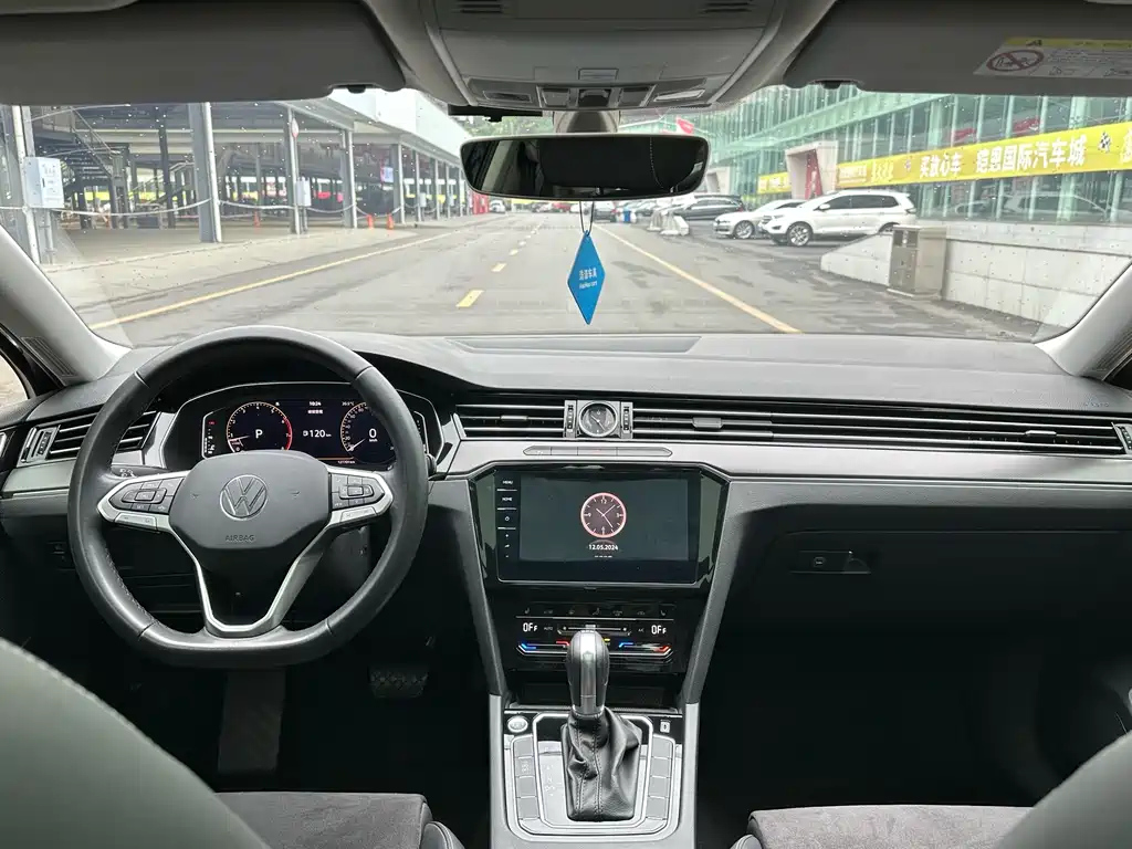 VOLKSWAGEN MAGOTAN 2021