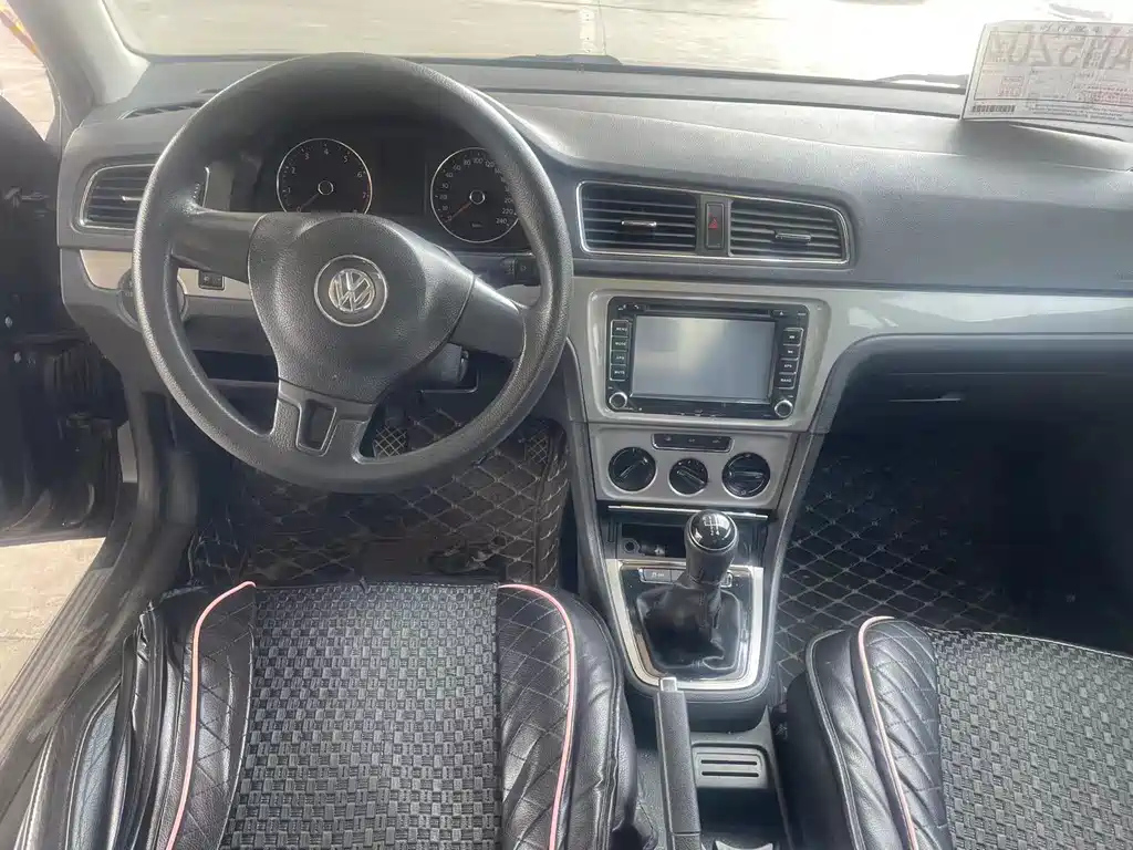 VOLKSWAGEN LAVIDA 2014
