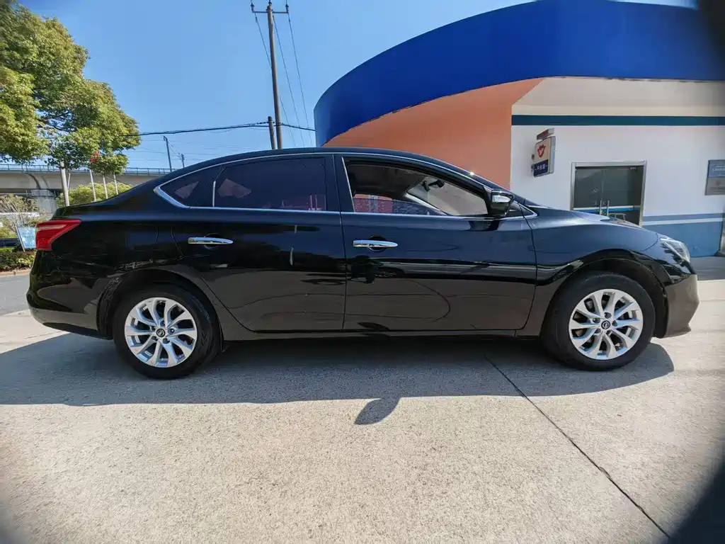 NISSAN SYLPHY 2018