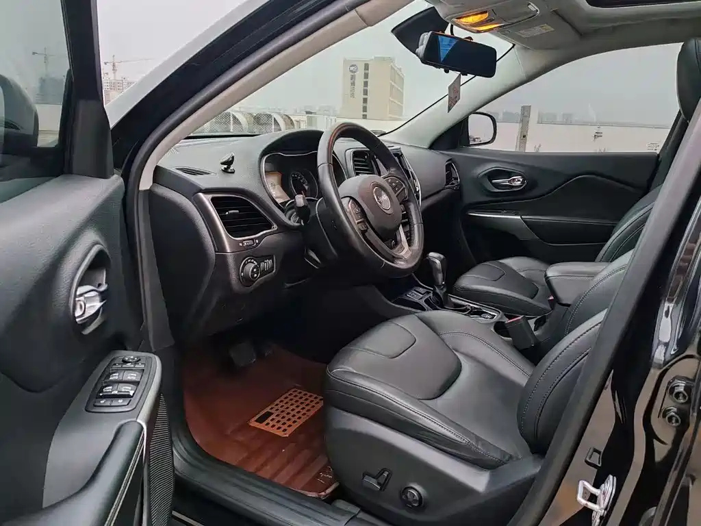 JEEP CHEROKEE 2019