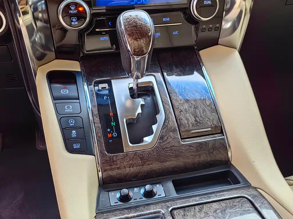 TOYOTA ALPHARD 2019