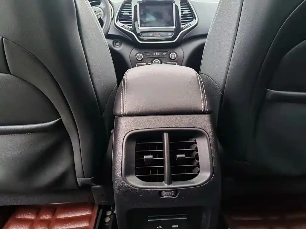 JEEP CHEROKEE 2019