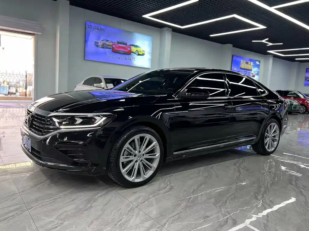 VOLKSWAGEN PASSAT 2022