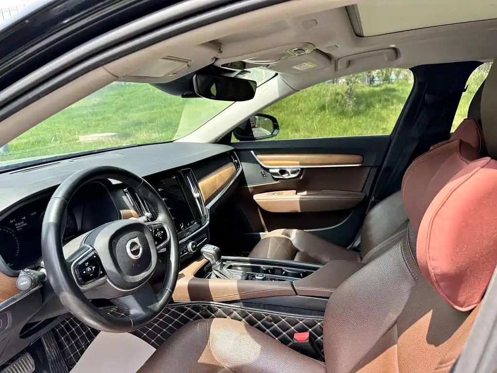 VOLVO S90 2020