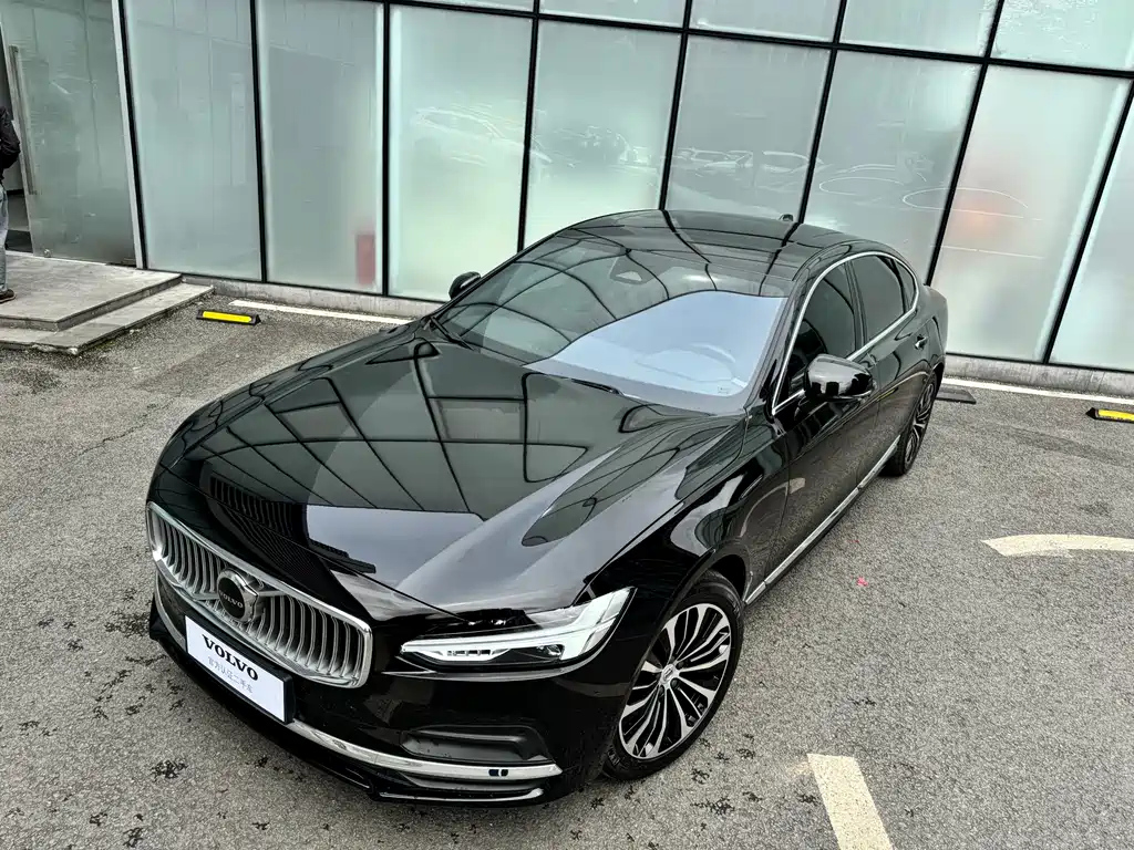 VOLVO S90 2022