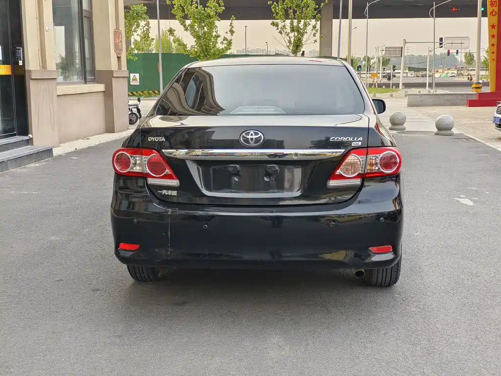 TOYOTA COROLLA 2010