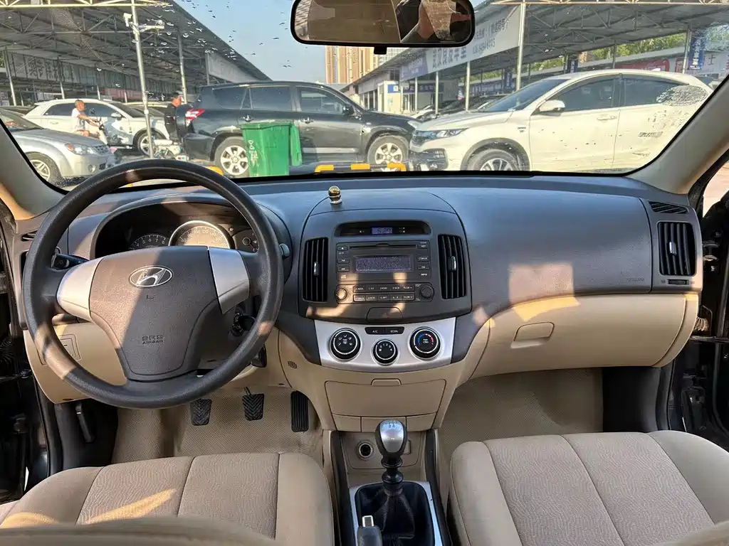 HYUNDAI CELESTA 2010