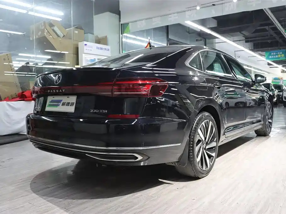 VOLKSWAGEN PASSAT 2022