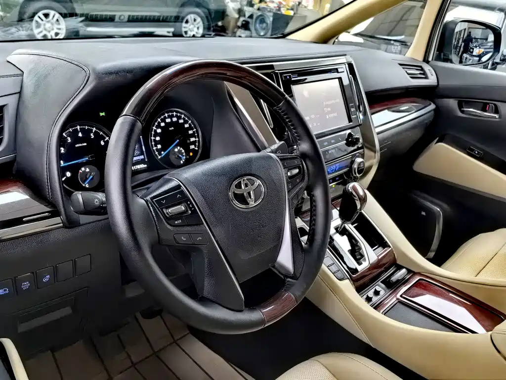 TOYOTA ALPHARD 2016