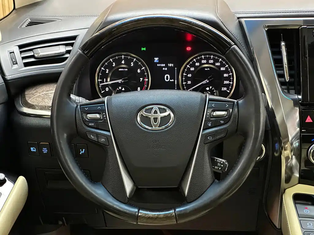 TOYOTA ALPHARD 2018