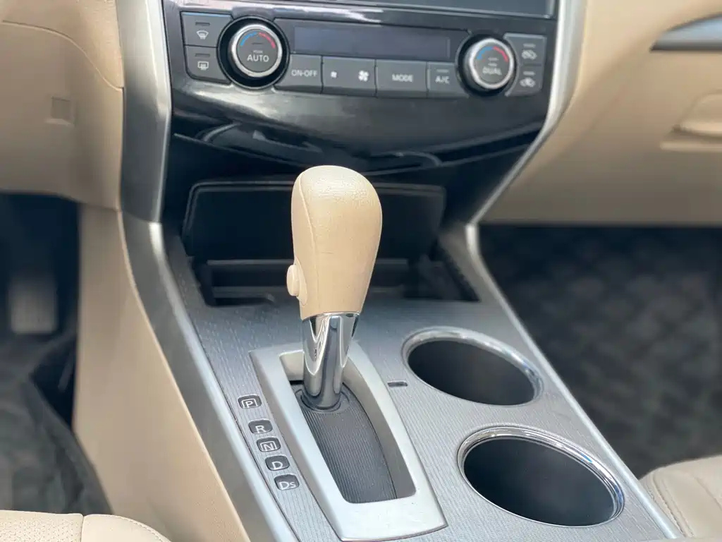NISSAN TEANA 2018