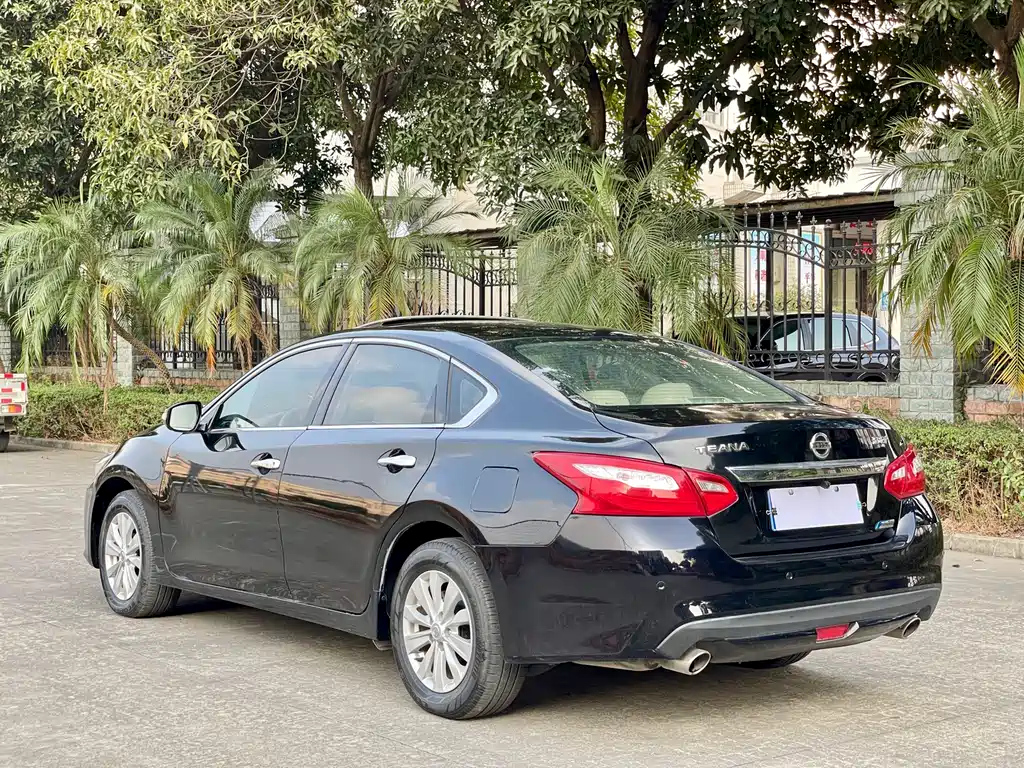 NISSAN TEANA 2018