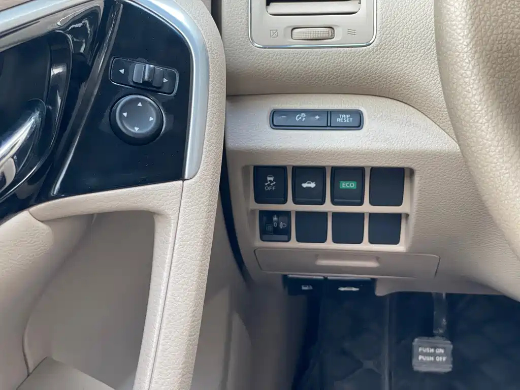 NISSAN TEANA 2018