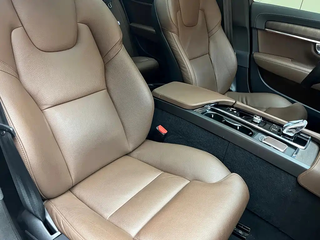 VOLVO S90 2022