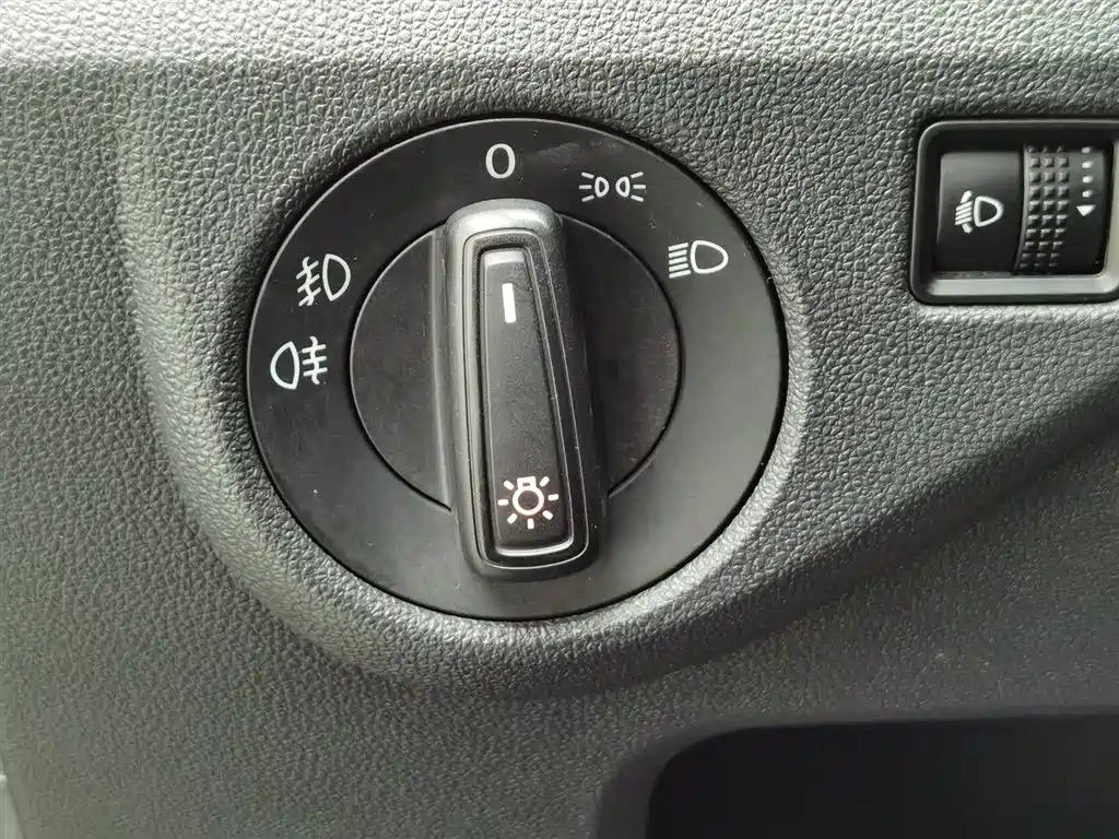 VOLKSWAGEN LAVIDA 2017