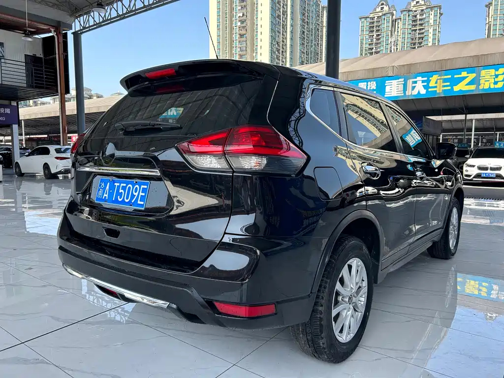 NISSAN X-TRAIL 2018
