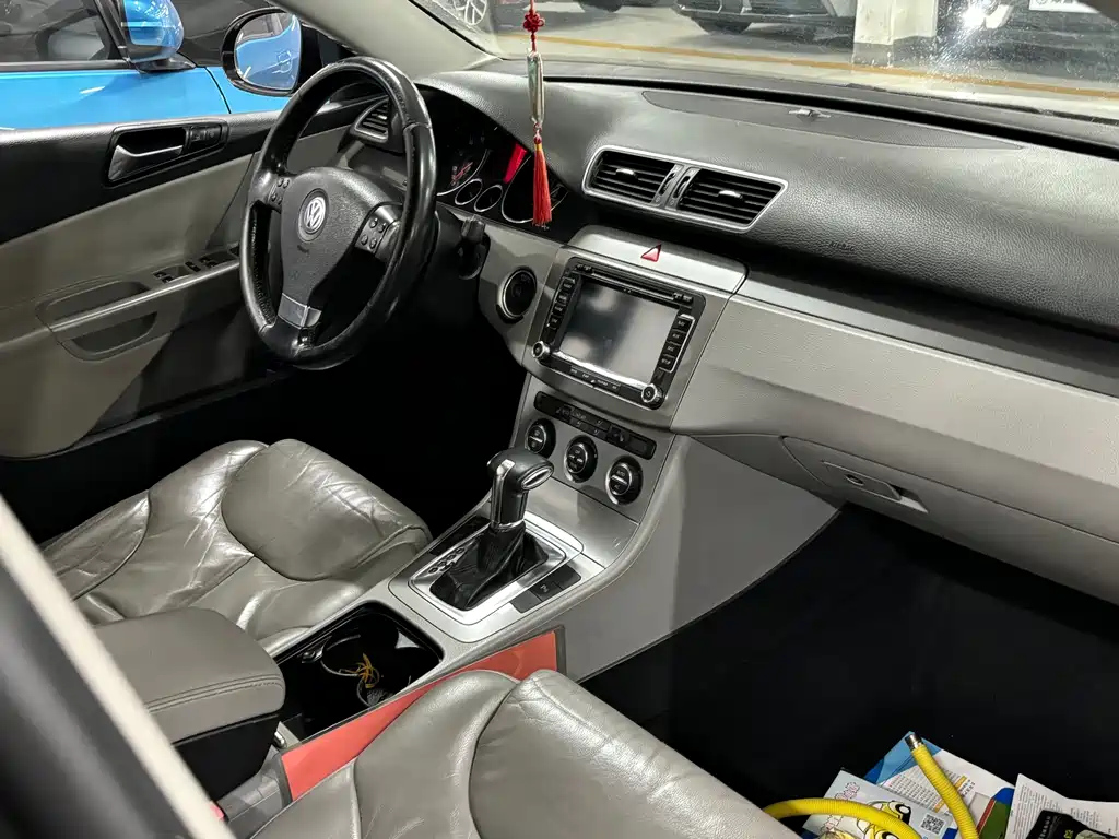 VOLKSWAGEN MAGOTAN 2010
