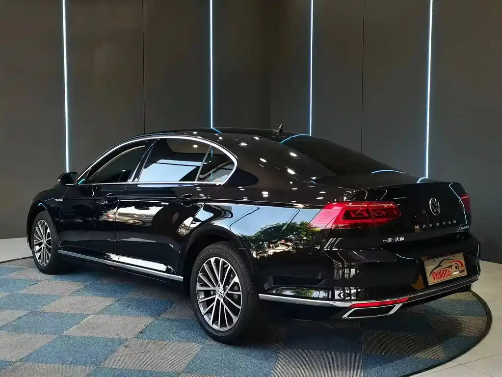 VOLKSWAGEN MAGOTAN 2020